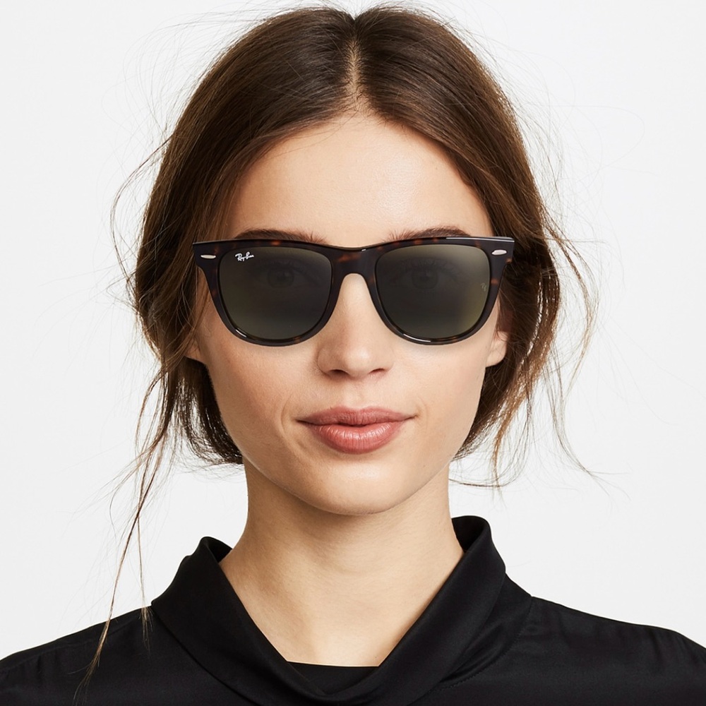Ray-Ban Wayfarer Outsiders Style in Tortoise Shell